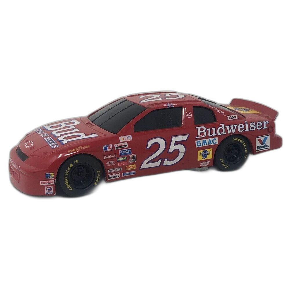 Racing Champions 1/24th scale Nascar #25 Ken Schrader Bud Die Cast Car / Bank